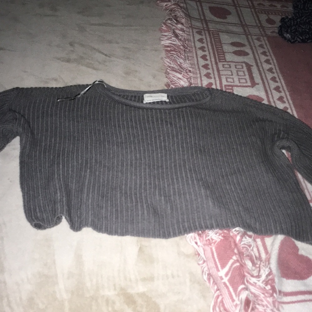 Grey cropped sweater